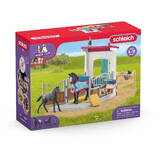 Figurina Schleich Horse box with mare and foal