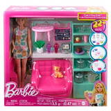 Papusa MATTEL BARBIE relaxing in a cafe